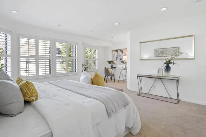 Front bedroom suite with sitting area
