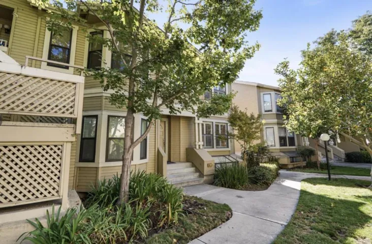 951 La Mesa Terrace A, Sunnyvale, California 94086