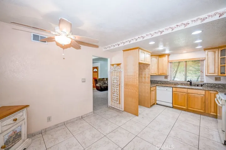 29272 Poppy Meadow, Canyon Country, California 91387