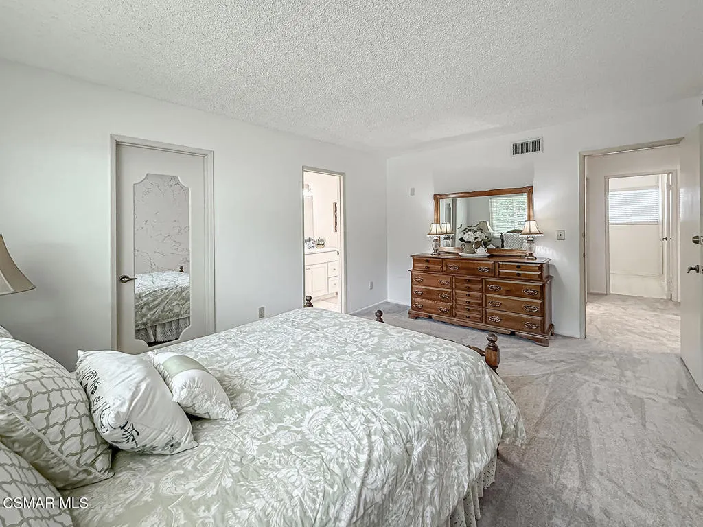 jPrimary Bedroom Suite2
