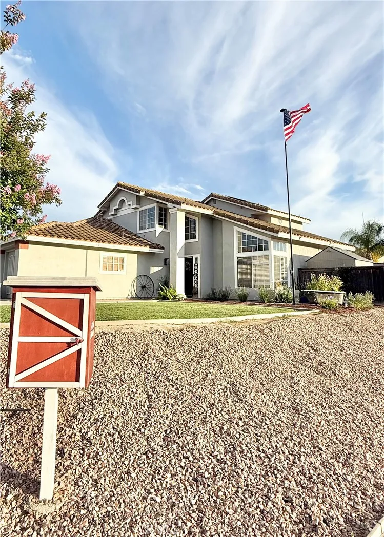 Welcome to 25417 Clover Glen Circle, Murrieta, CA