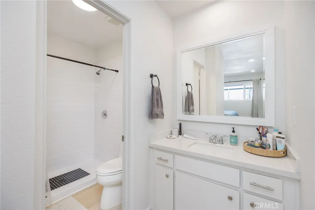 Unit A - Primary Bathroom