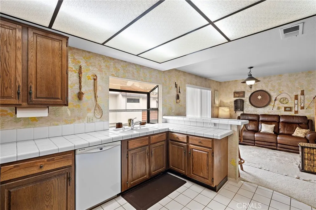 Open Kitchen