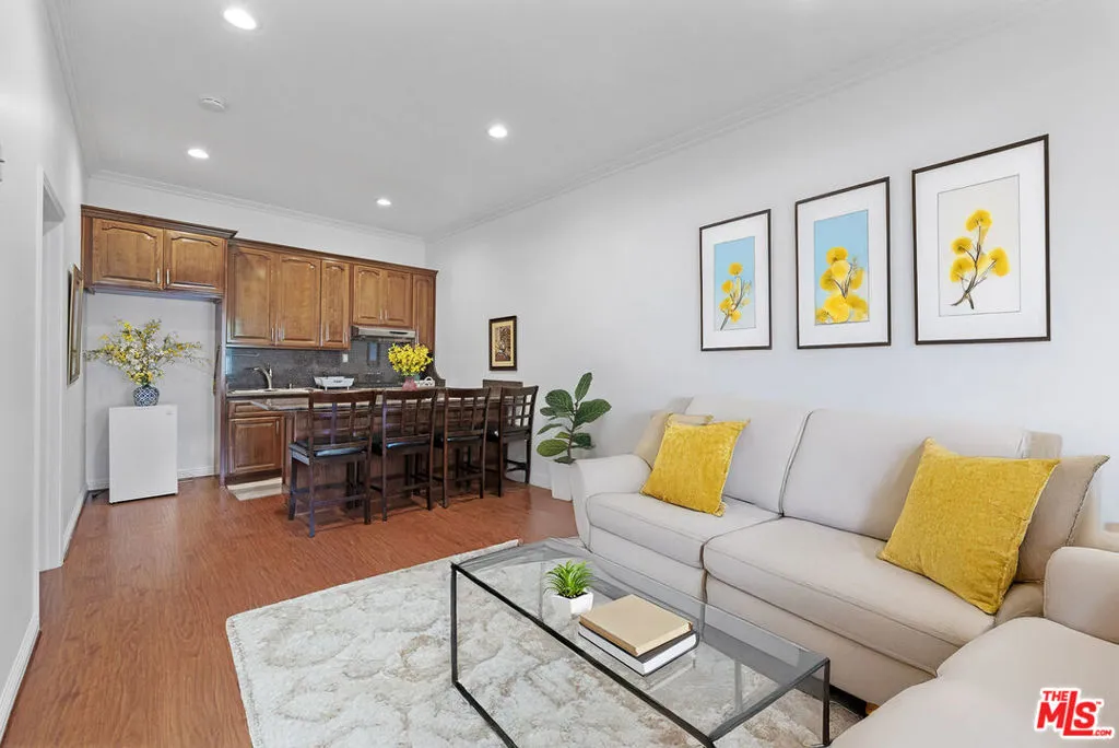Living Room Guest House  Virtu