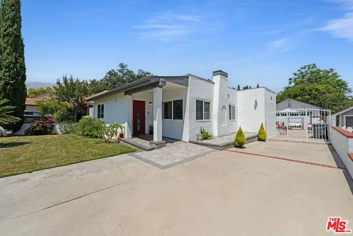 Front View w/ Driveway