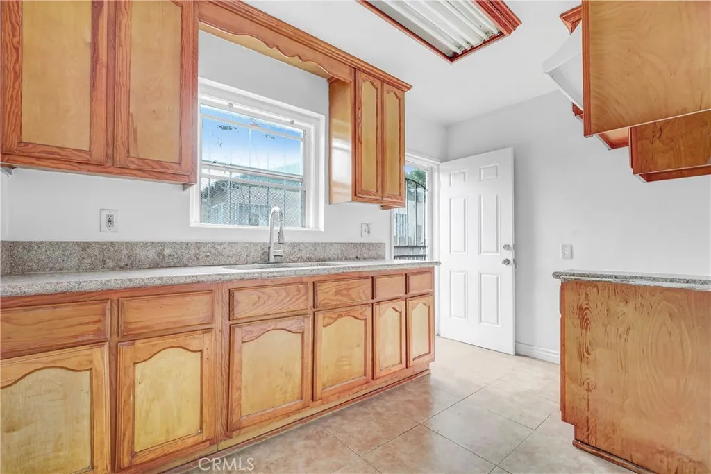 UNIT 2 KITCHEN