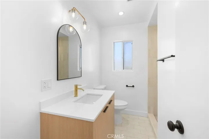 3020 E 3rd 9, Long Beach, California 90814