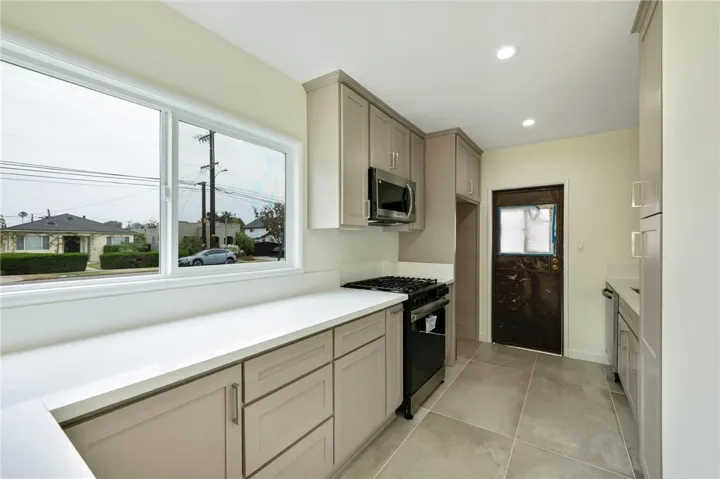 1512 Marine, Gardena, California 90247