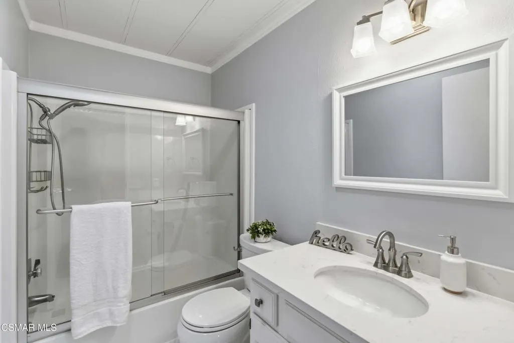 05-15750 Arroyo Dr #143 BATHROOM (1)