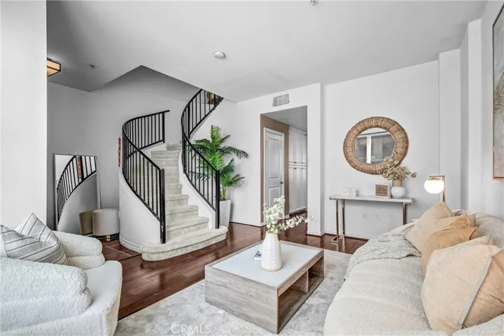 88 E Bay State, Alhambra, California 91801