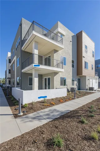 121 Baluster, Irvine, California 92618