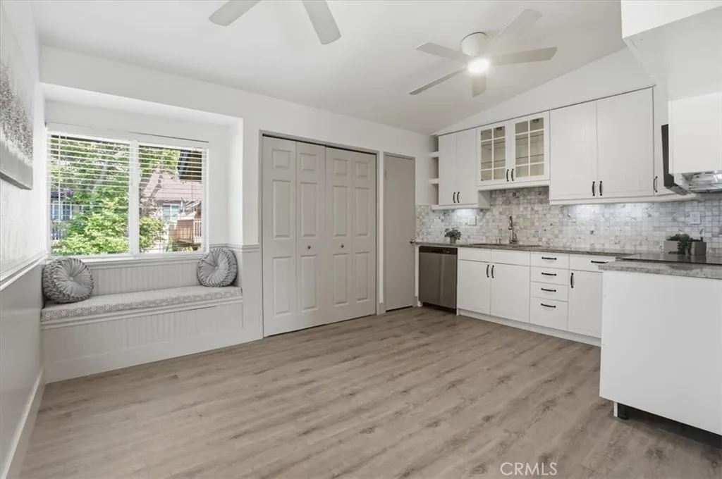 CUTE BUILT IN BENCH IN DINING AREA