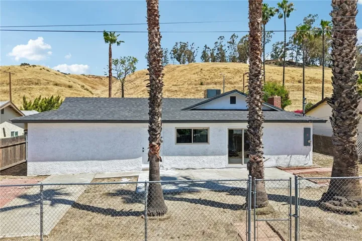 546 W Indian School Lane, Banning, California 92220