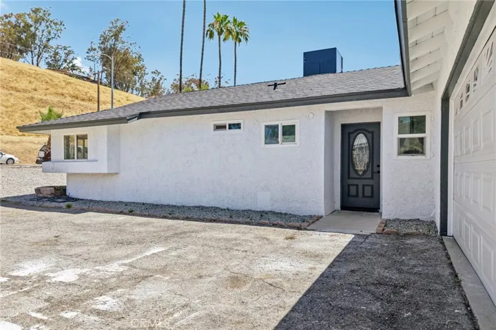 546 W Indian School Lane, Banning, California 92220