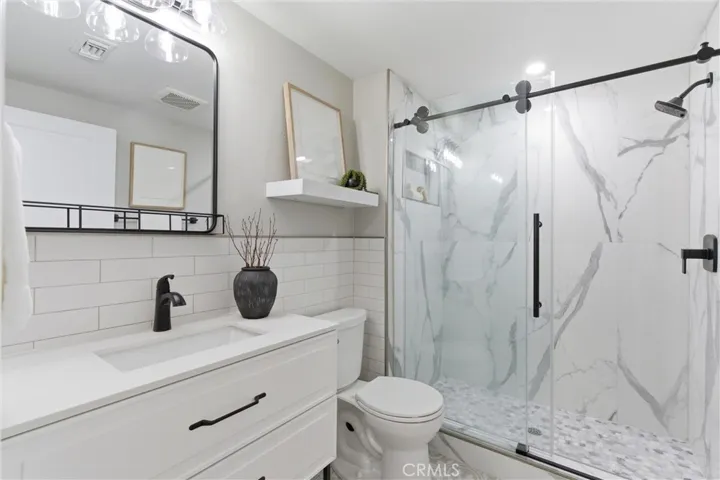 Downstairs bathroom 3/4