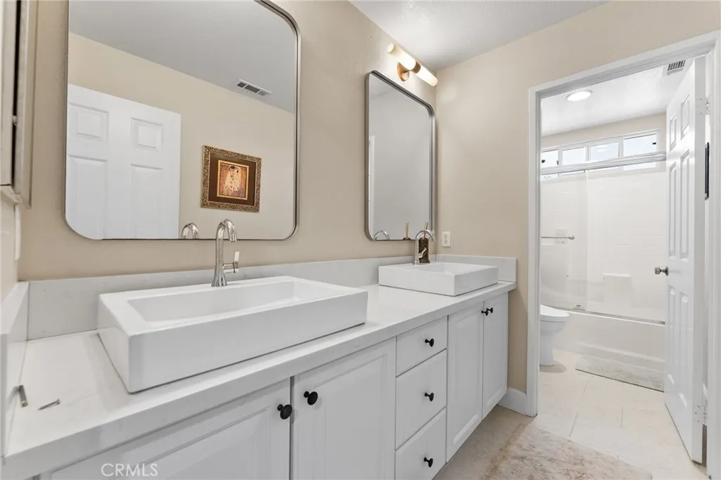 Upstairs shared bathroom