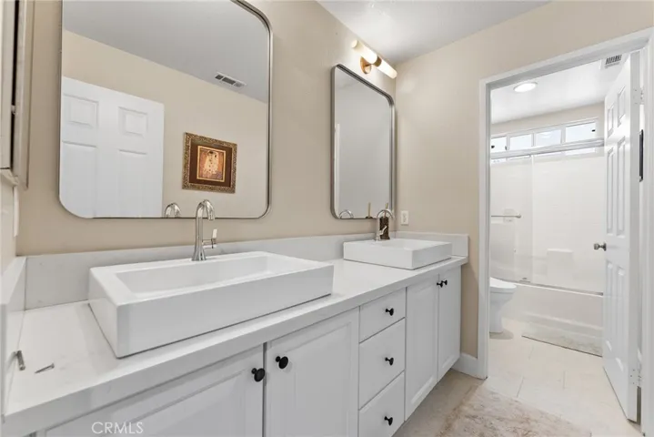Upstairs shared bathroom