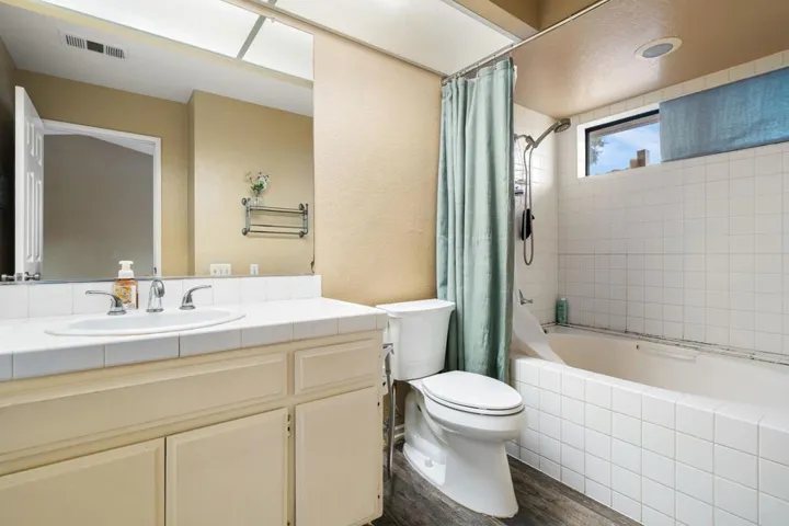 23-web-or-mls-JASantaFe_OPMG_0226_023