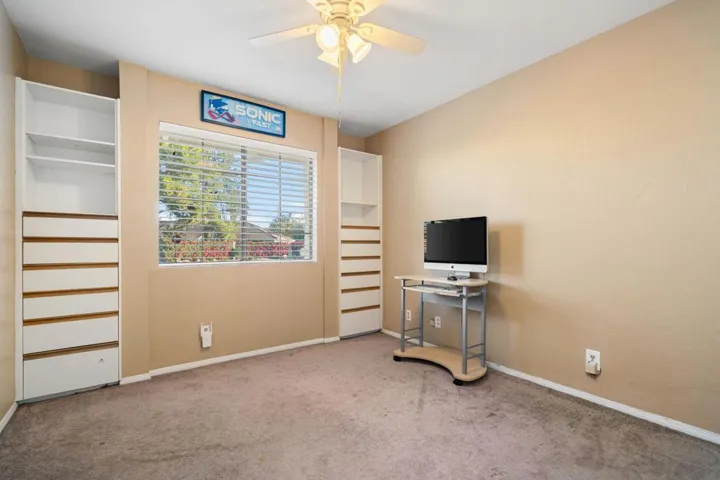 25-web-or-mls-JASantaFe_OPMG_0226_025