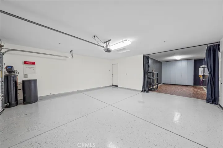 Garage with 3rd car tandem space