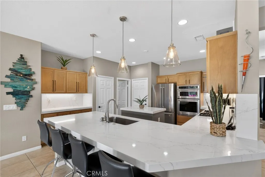 QUARTZ COUNTERTOPS