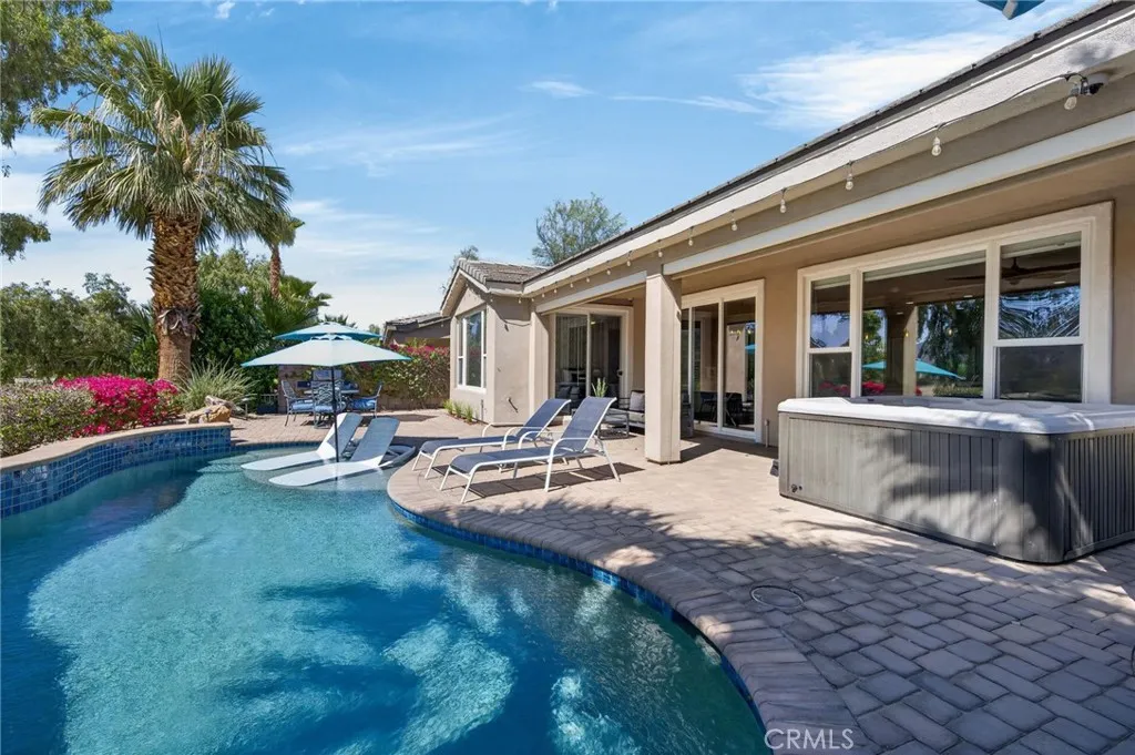 PRIVATE POOL