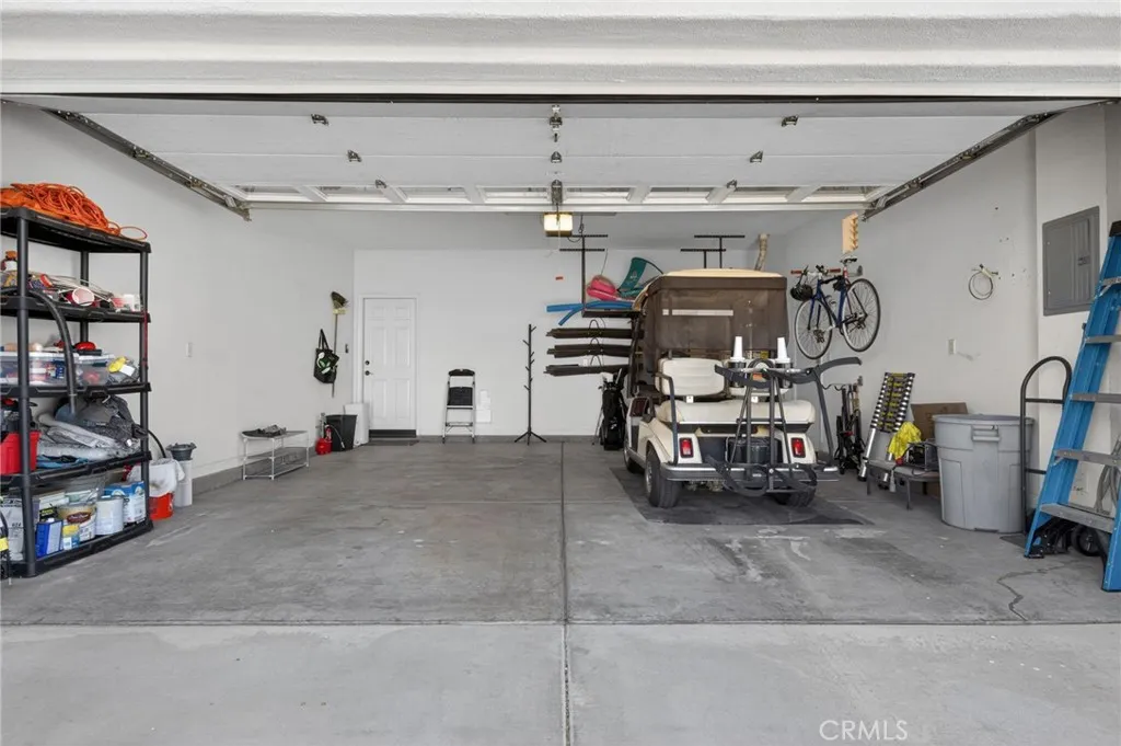 FULL 2 CAR GARAGE