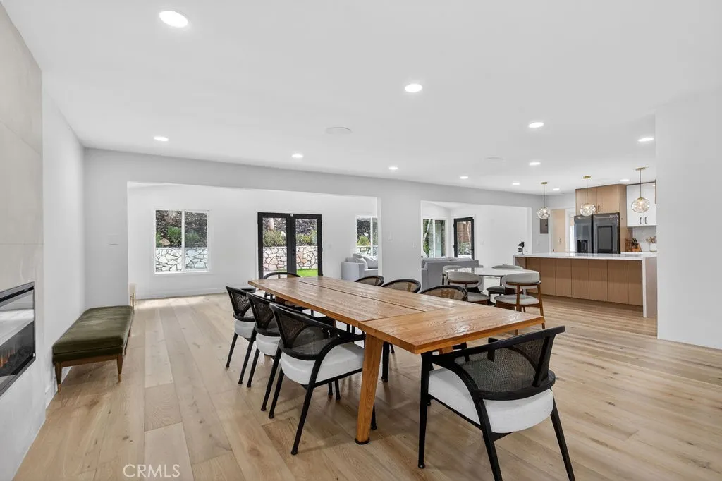Minimalist open floorplan
