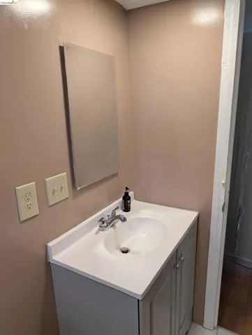 1086 66th St, Oakland, California 94608