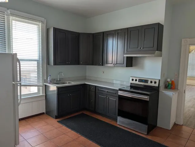 1086 66th St, Oakland, California 94608