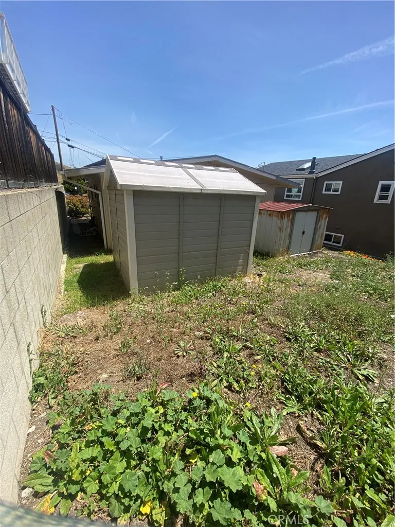 Spacious backyard