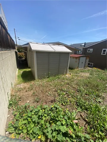Spacious backyard