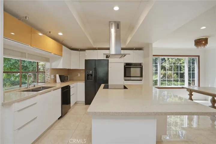 16682 Oakhurst, Yorba Linda, California 92886
