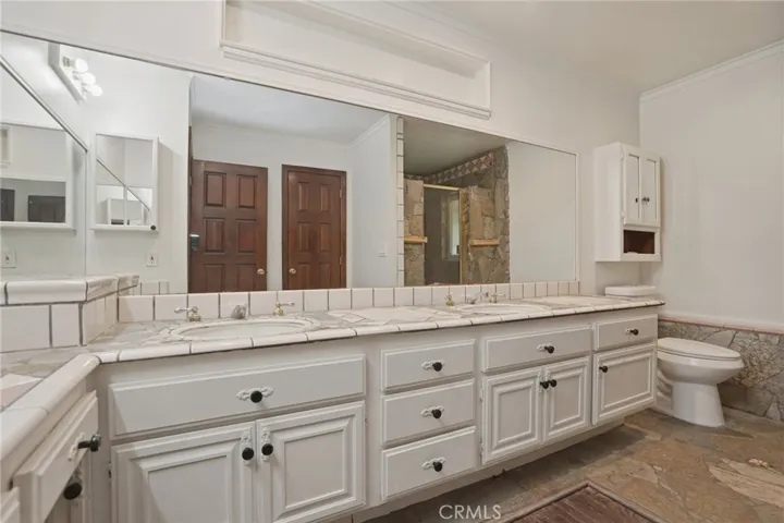 16682 Oakhurst, Yorba Linda, California 92886