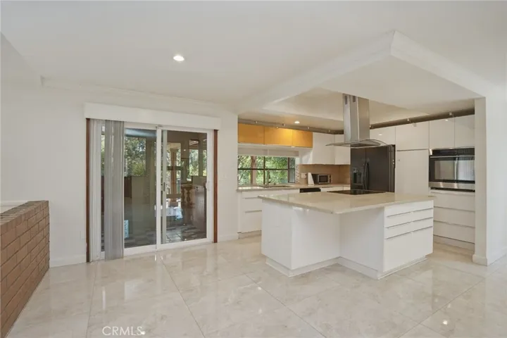 16682 Oakhurst, Yorba Linda, California 92886