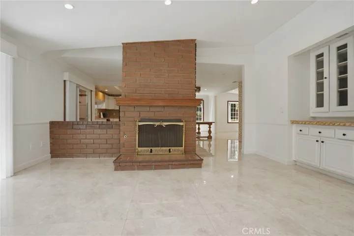16682 Oakhurst, Yorba Linda, California 92886