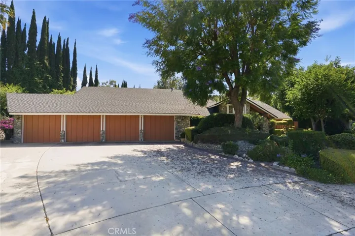 16682 Oakhurst, Yorba Linda, California 92886