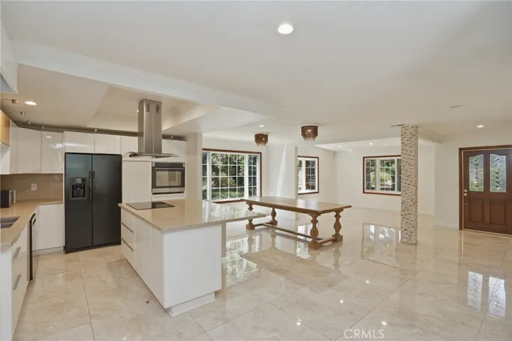 16682 Oakhurst, Yorba Linda, California 92886