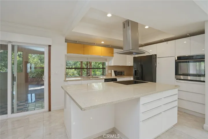 16682 Oakhurst, Yorba Linda, California 92886