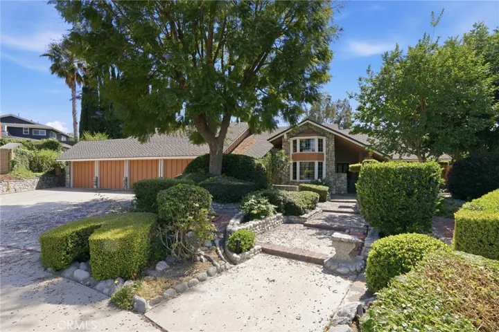 16682 Oakhurst, Yorba Linda, California 92886