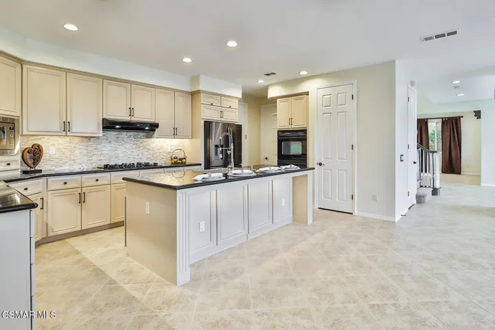 cFamily and Kitchen6