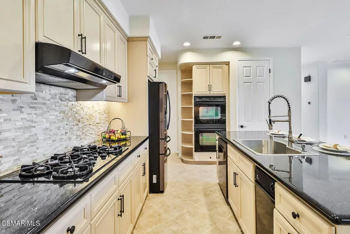cFamily and Kitchen10