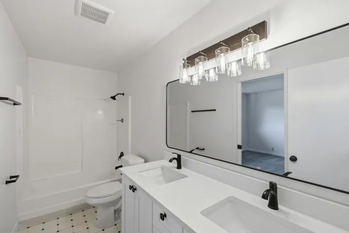Double sink vanity
