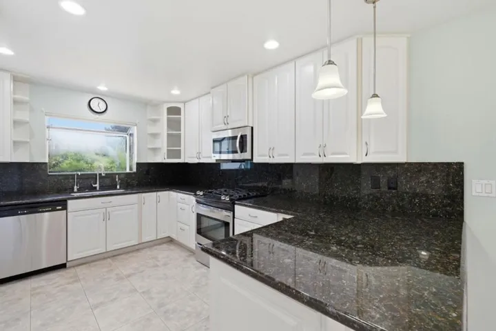 130 Caliente Drive, Scotts Valley, California 95066