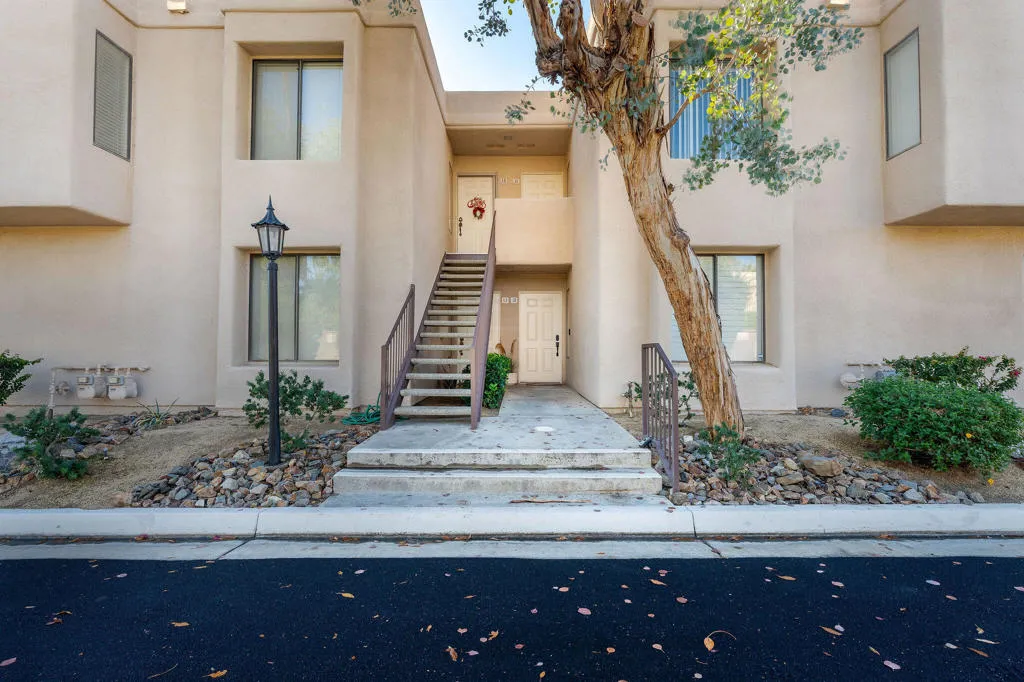 35200CathedralCanyonDrb10-2