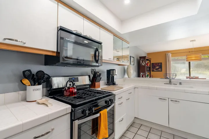 35200CathedralCanyonDrb10-17
