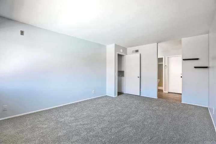 10350 Caminito Cuevo 111, San Diego, California 92108