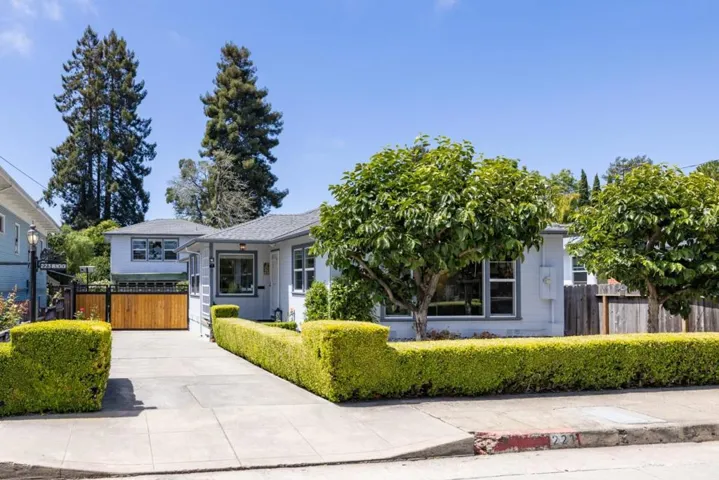 223 Rigg Street, Santa Cruz, California 95060