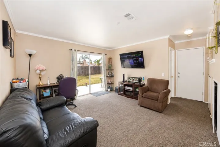7560 Seine, Highland, California 92346