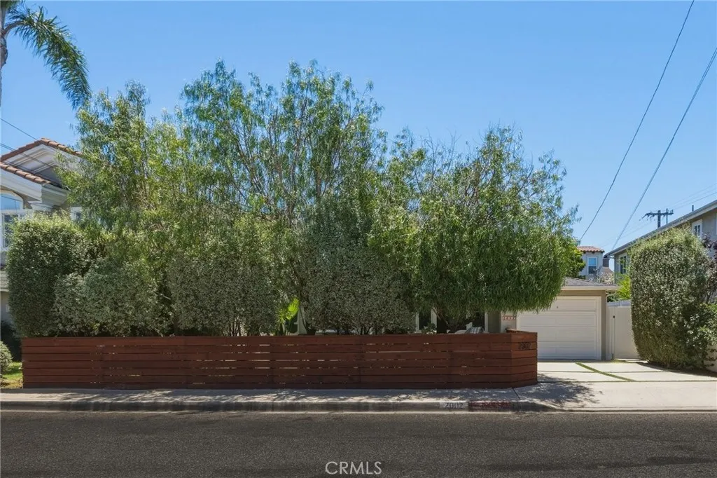 private front yard